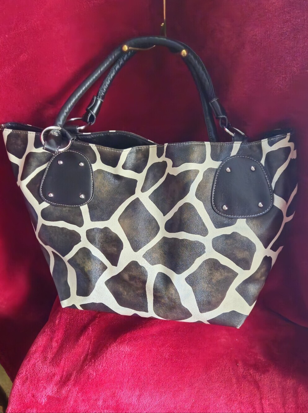 Unbranded Stylish Giraffe-Print Tote Bag in Brown and Cream